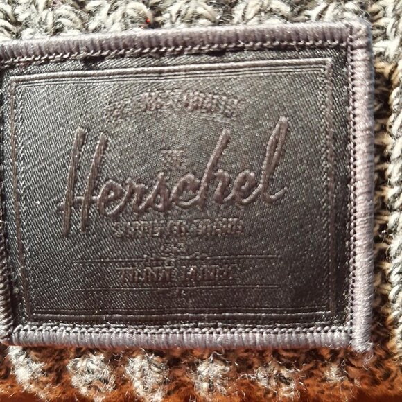 NEW ! Herschel Supply Co. Juneau Chunky Ribbed Beanie - Picture 3 of 3